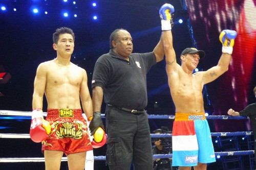 Albert KRAUS impose Chine tournoi à Vidéos