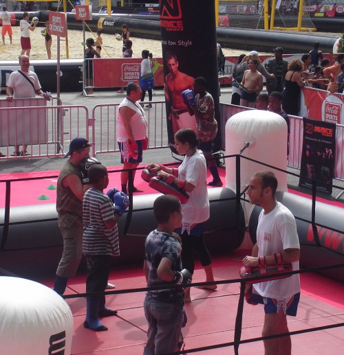 Sports Contact cartonnent au Stade France