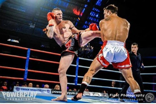 Vidéo John Wayne PARR impose au POWERPLAY PROMOTIONS 22