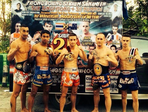 PENAKE et Français sur brillent au Patong Stadium
