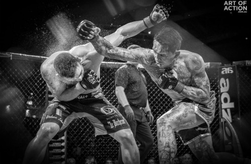 Yohan LIDON incline au CAGED MUAY THAI