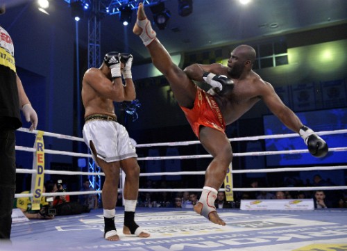 Vidéos Zinédine HAMEUR-LAIN et Daniel LENTIE battus au SUPERKOMBAT