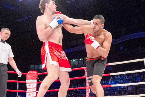 Zinédine HAMEUR-LAIN gagne par TKO à TATNEFT CUP