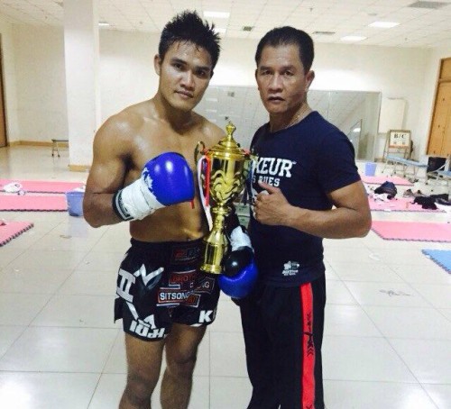 Vidéo KEM Sitsongpeenong gagne par KO Chine