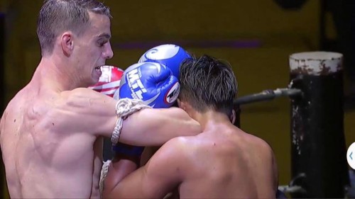 Vidéo Adrien RUBIS gagne par KO à MUAY THAI LEAGUE