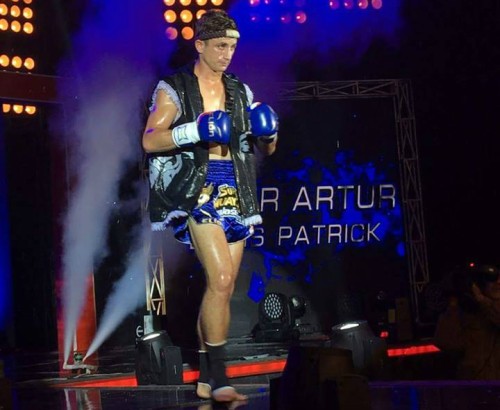 Vidéo Arthur MEYER jusqu finale SUPER MUAYTHAI