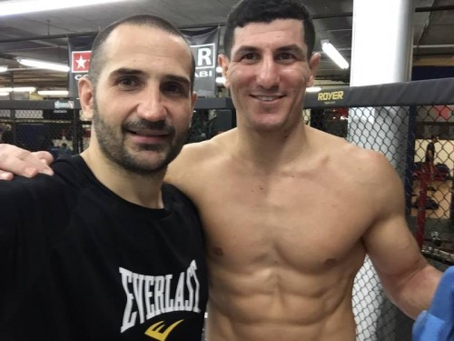 Muaythai Xavier LAFAYE aide à Français l UFC
