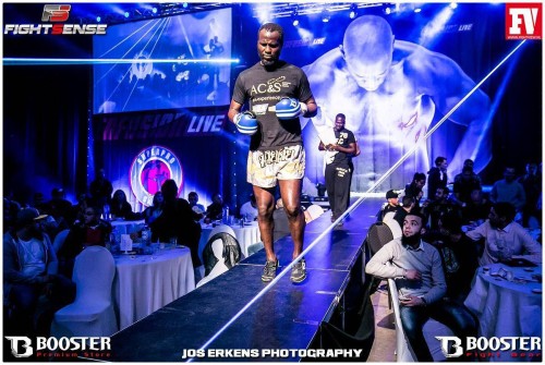 Pas ceinture Enfusion pour Michael YAPI