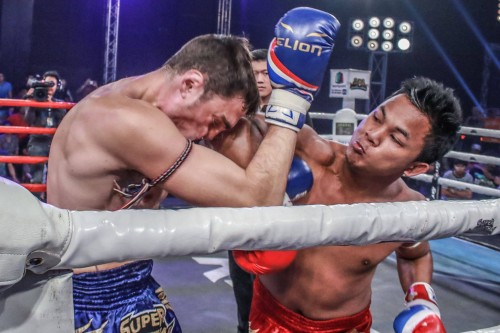 Vidéo THONGCHAI bat Olivier FEHER par TKO