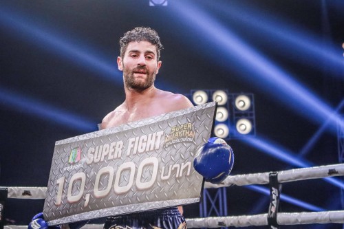 Vidéo Cyril BENZAQUEN impose au SUPER MUAYTHAI