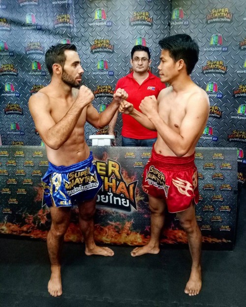 Vidéo Thibaut ARIAS impose au SUPER MUAYTHAI