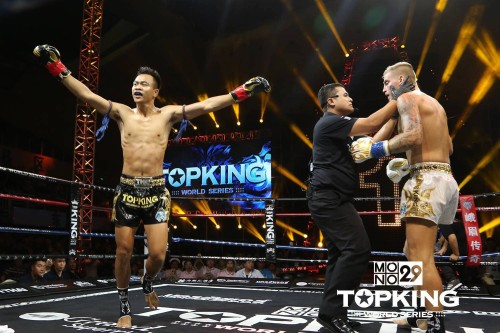 Vidéos YODWICHA et SANGMANEE gagnent par KO au TOPKING