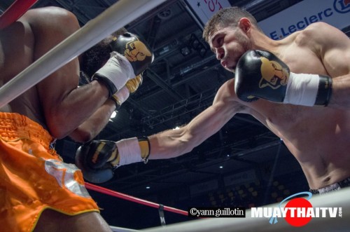 Vidéo Mohamed HENDOUF bat Charles FRANCOIS rounds