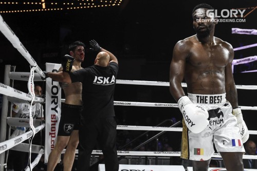 Vidéos GLORY 55 Cédric DOUMBE vainqueur avant limite à New-York