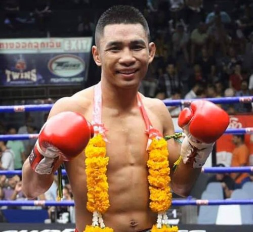 Vidéo THANONCHAI impose au Rajadamnern