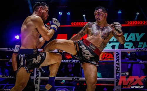 Vidéo PAKORN impose au MUAY XTREME