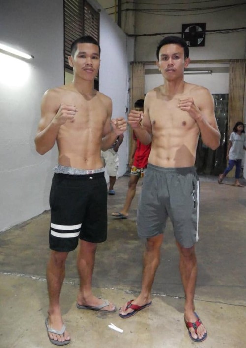 Vidéo YODPANOMRUNG remporte belle contre THAKSINLEK