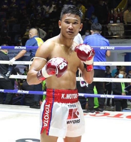 Vidéo KULABDAM gagne par KO THANOCHAI encore battu