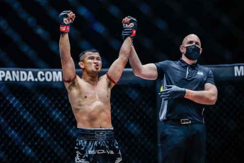 Vidéos NONG-O et Roman KRYKLIA conservent leur ceinture ONE