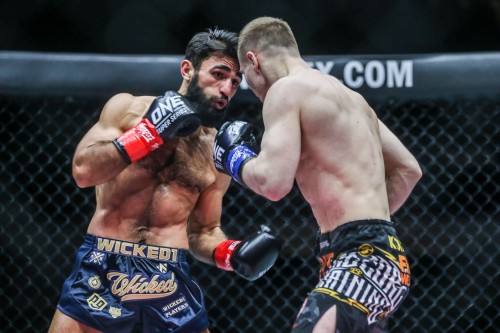 Vidéo Marat GRIGORIAN signe KO pour débuts au ONE