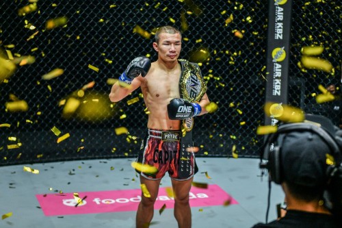 CAPITAN Petchyindee champion ONE avec KO